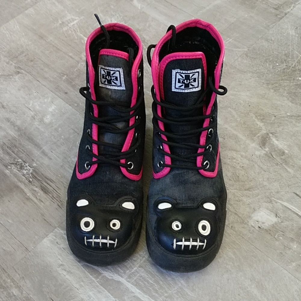 TUK BOOTS !